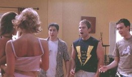 美国派2完整版在线观看,重聚校园完整版在线观看：重温青春狂放岁月